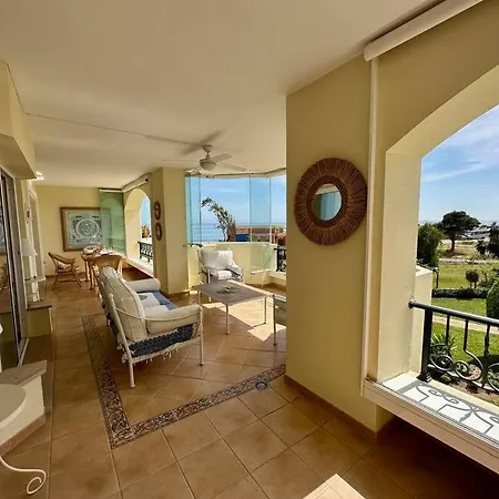 Front Line Hacienda Playa * Marbella